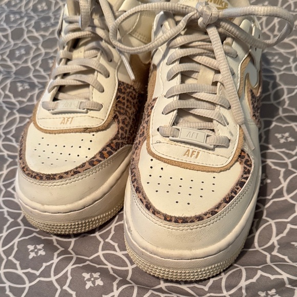 Nike Cream and Animal Print Sneakers - Picture 6 of 8